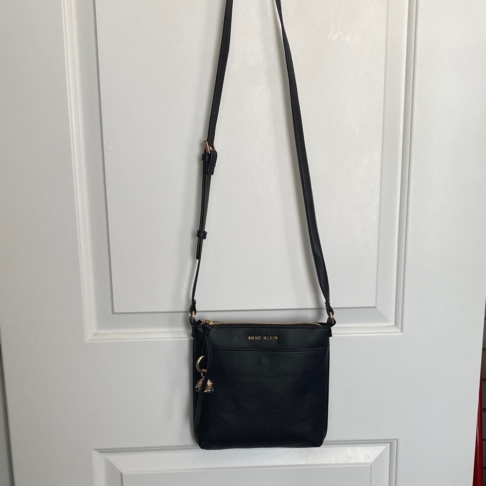 Anne Klein Elegant Black Crossbody Bag